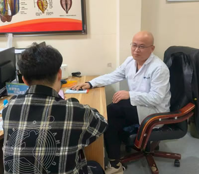 伊犁哈萨克自治州|男科医师高朋磊：守护男性健康，专业男科诊疗